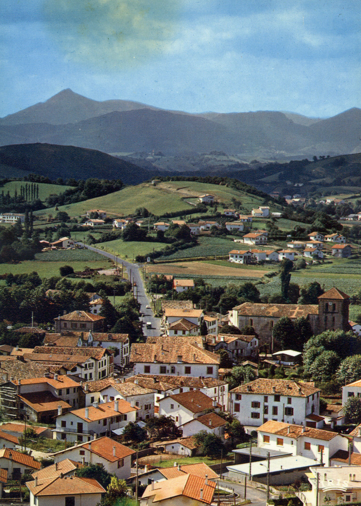 Vues aériennes du Bourg de St Pée