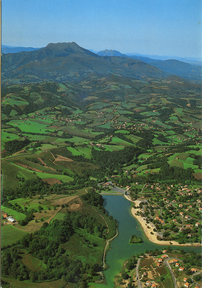  Dans le quartier du lac de Saint-Pée-sur-Nivelle