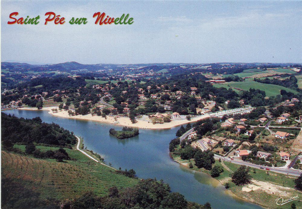  Dans le quartier du lac de Saint-Pée-sur-Nivelle